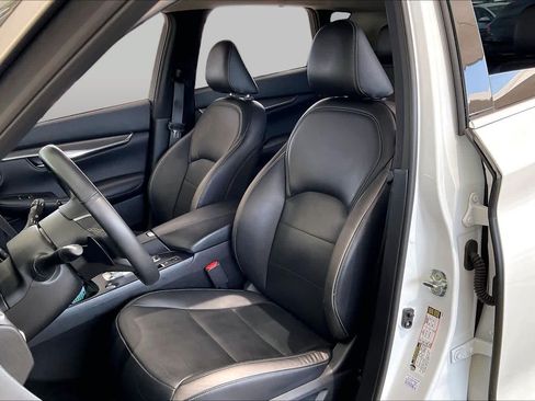 Used 2024 INFINITI QX50 Luxe FWD image 8