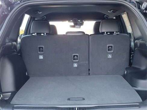 New 2025 Jeep Grand Cherokee Altitude image 21