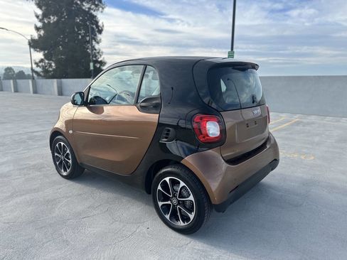 Used 2016 smart fortwo passion image 3