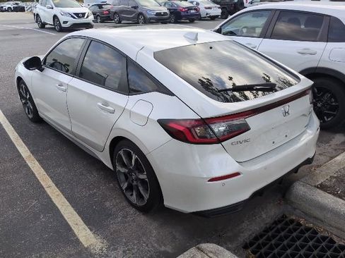 Used 2025 Honda Civic Sport Touring image 4