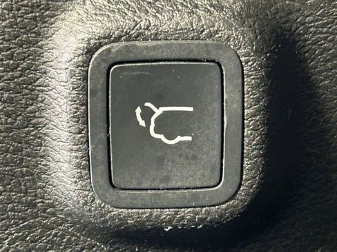Used 2019 Jeep Cherokee Limited AWD/4WD image 15