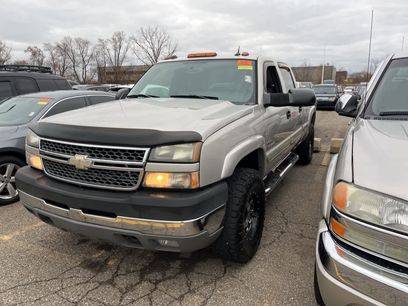 Used 2005 Chevrolet Silverado 2500 LT w/ Heavy-Duty Power Package