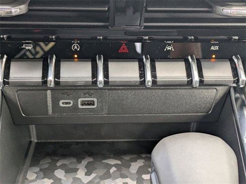 New 2025 GMC Canyon Elevation w/ Convenience Package image 30