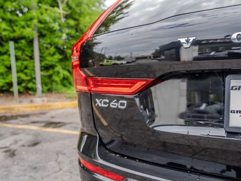 Used 2025 Volvo XC60 B5 Plus AWD/4WD image 25