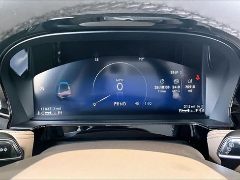 Used 2024 Lincoln Corsair FWD image 23