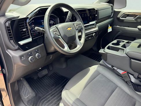 Used 2024 Chevrolet Silverado 1500 LT AWD/4WD image 8