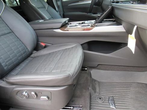 Certified 2026 Cadillac Escalade Platinum Sport w/ LPO, ONYX Package AWD/4WD image 11