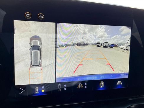 Certified 2025 Chevrolet Equinox RS w/ Safety and Technology Package FWD image 13