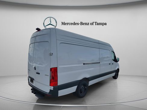 Used 2025 Mercedes-Benz Sprinter 2500 image 5