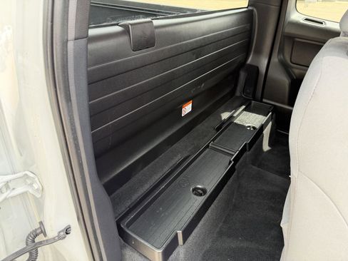 Used 2019 Toyota Tacoma SR RWD image 18