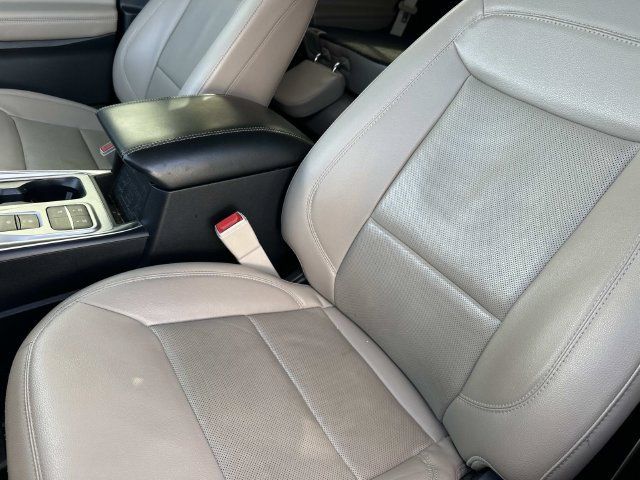 Used 2022 Ford Explorer Limited w/ Equipment Group 301A RWD image 6