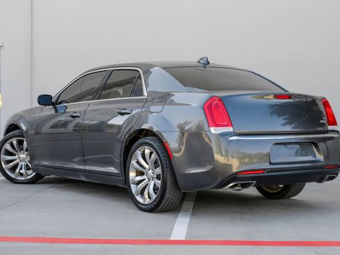 Used 2019 Chrysler 300 Touring L w/ Quick Order Package 22F image 16