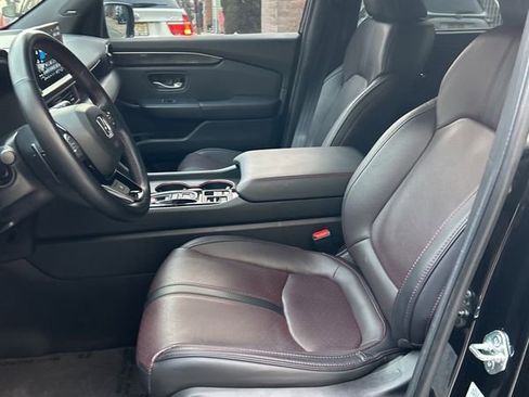 Used 2025 Honda Pilot Black Edition image 26