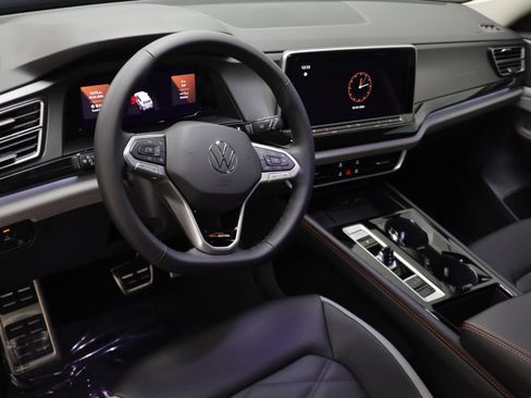 New 2026 Volkswagen Atlas Peak Edition image 7