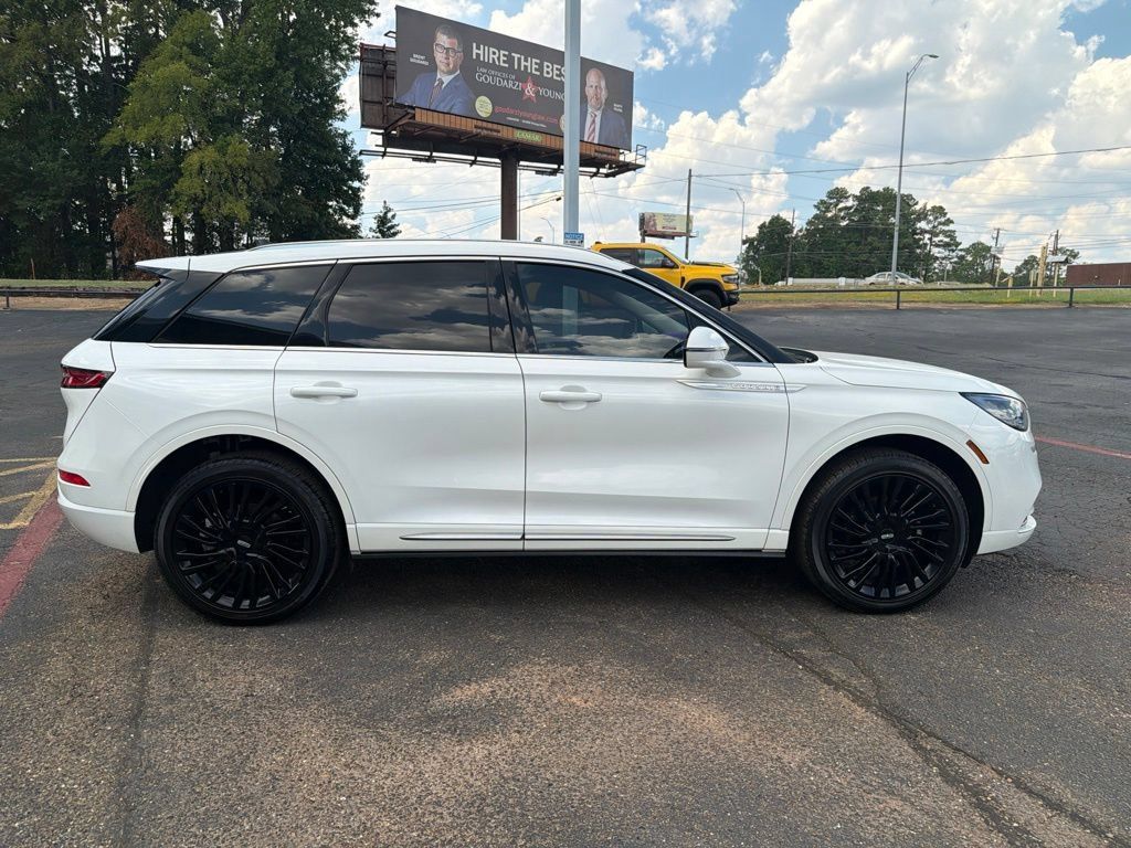 Used 2022 Lincoln Corsair Reserve w/ Luxury Package AWD/4WD image 5