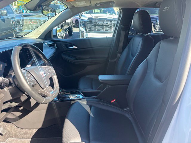 Used 2024 Buick Encore GX Sport Touring w/ Experience Buick Package AWD/4WD image 11