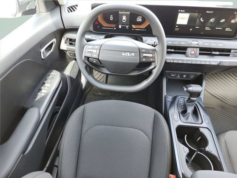 New 2026 Kia K4 FWD image 19