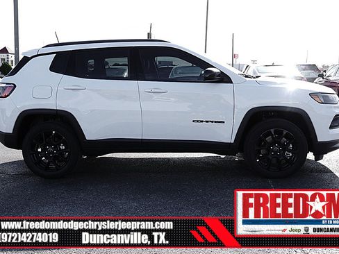 New 2026 Jeep Compass Latitude image 6