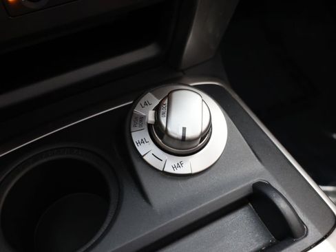 Used 2022 Toyota 4Runner Limited AWD/4WD image 19