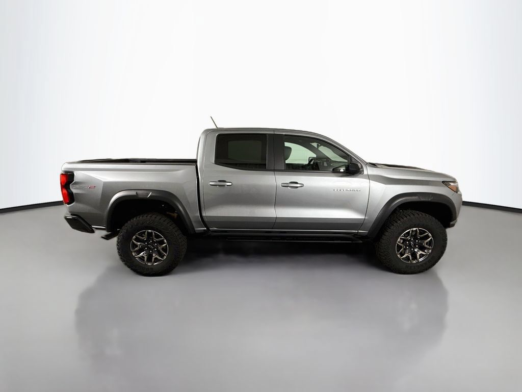 Used 2025 Chevrolet Colorado ZR2 w/ Technology Package AWD/4WD image 8