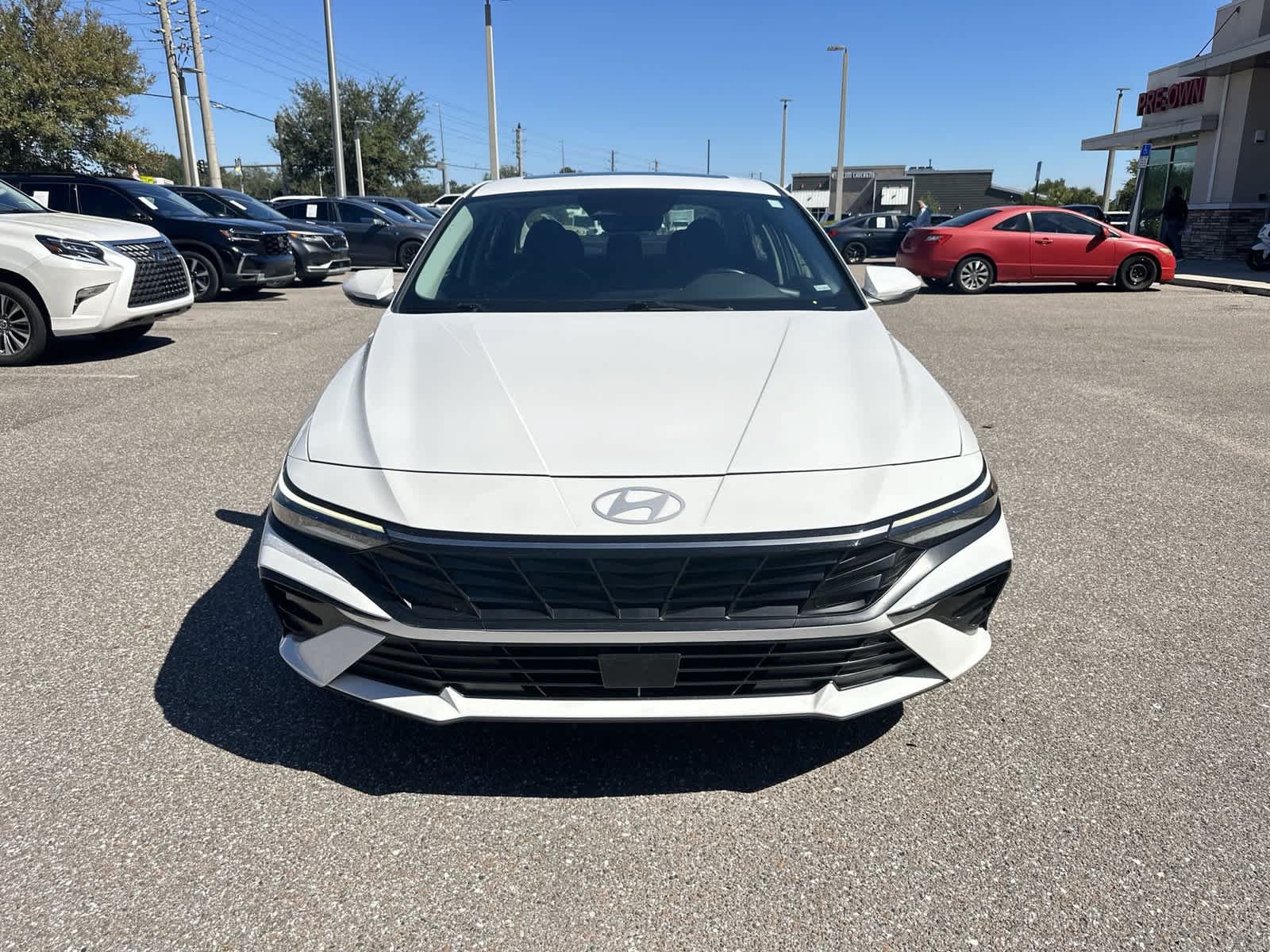Used 2025 Hyundai Elantra Limited FWD image 9