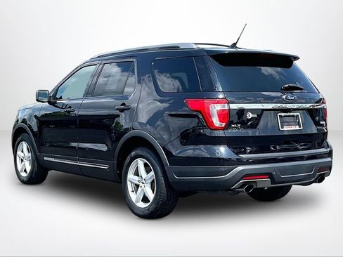 Used 2019 Ford Explorer XLT w/ Equipment Group 202A FWD image 12