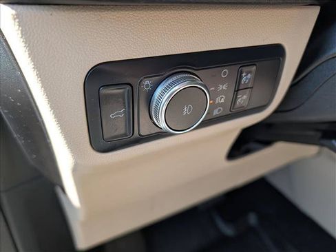 Used 2020 Ford Escape Titanium AWD/4WD image 34
