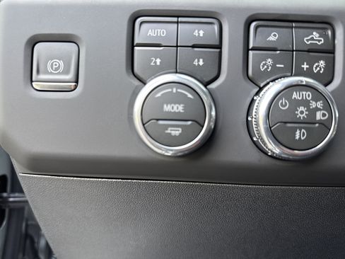 Used 2026 GMC Sierra 2500 Denali Ultimate AWD/4WD image 18