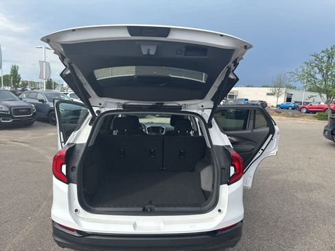 Used 2019 GMC Terrain SLE w/ Driver Convenience Package FWD image 21