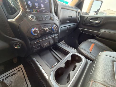 Used 2022 GMC Sierra 2500 AT4 w/ AT4 Premium Plus Package AWD/4WD image 27