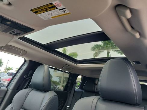 New 2025 Mitsubishi Outlander SEL image 17