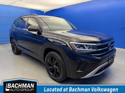 Used 2023 Volkswagen Atlas SE w/ Panoramic Sunroof Package