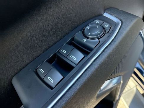 Used 2023 GMC Sierra 1500 Elevation image 13