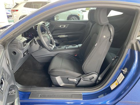 Used 2024 Ford Mustang Coupe RWD image 22