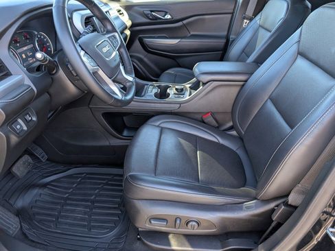 Used 2023 GMC Acadia SLT image 11