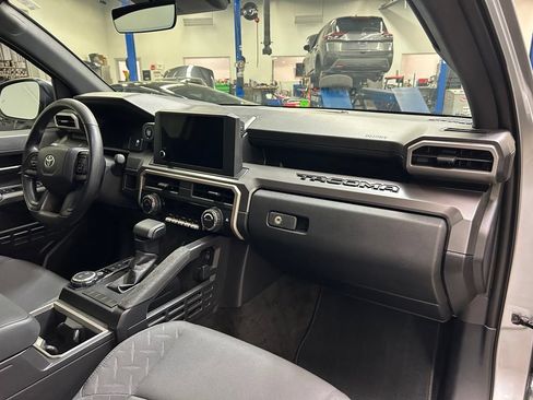 Used 2024 Toyota Tacoma SR5 AWD/4WD image 16
