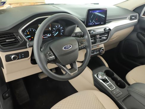 Used 2020 Ford Escape SE image 10