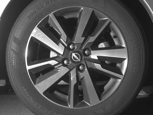 Used 2025 Nissan Versa SV FWD image 13