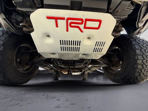 Used 2020 Toyota 4Runner SR5 Premium w/ Moonroof Package AWD/4WD image 30