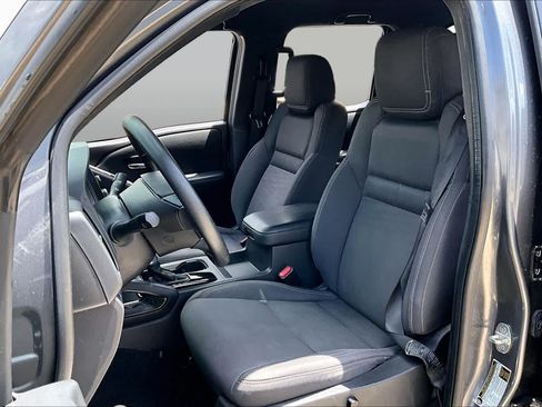 Certified 2023 Nissan Frontier SV w/ Midnight Edition Package AWD/4WD image 8