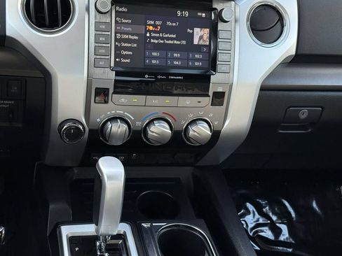 Used 2020 Toyota Tundra SR5 w/ SR5 Upgrade Package AWD/4WD image 20
