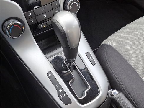 Used 2014 Chevrolet Cruze LS image 15