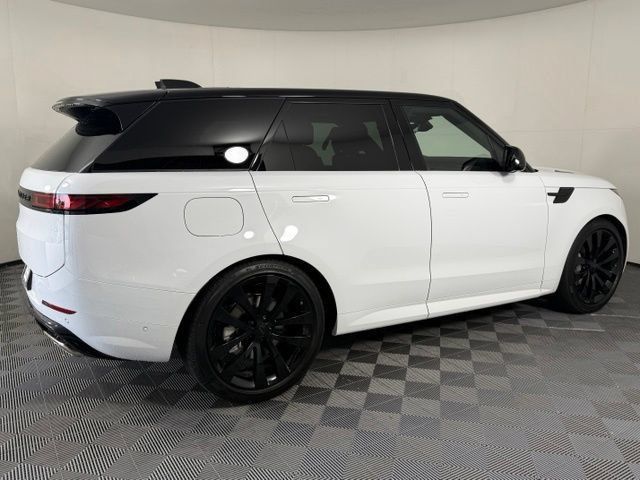 New 2026 Land Rover Range Rover Sport Dynamic SE AWD/4WD image 7