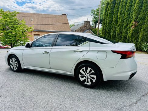 Used 2023 Nissan Altima 2.5 S FWD image 7