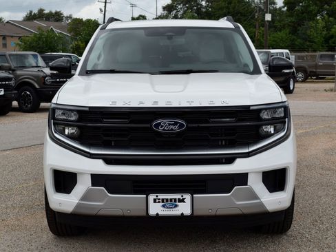 New 2026 Ford Expedition Max Platinum AWD/4WD image 2