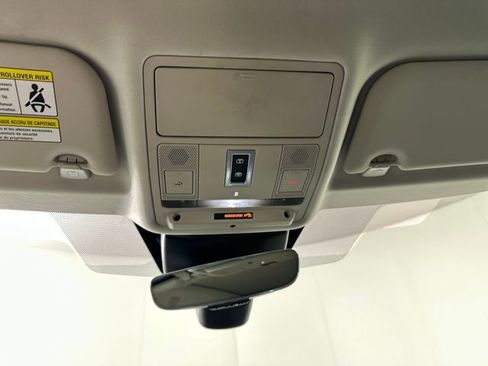 Used 2020 Land Rover Range Rover Evoque S image 25