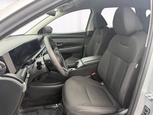 Used 2025 Hyundai Tucson SEL FWD image 9
