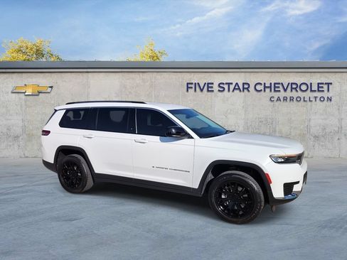 Used 2023 Jeep Grand Cherokee L Laredo RWD image 2