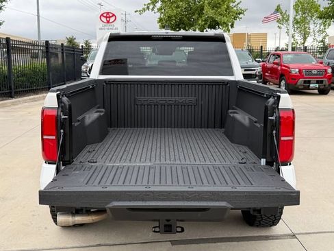 Used 2024 Toyota Tacoma SR5 AWD/4WD image 27