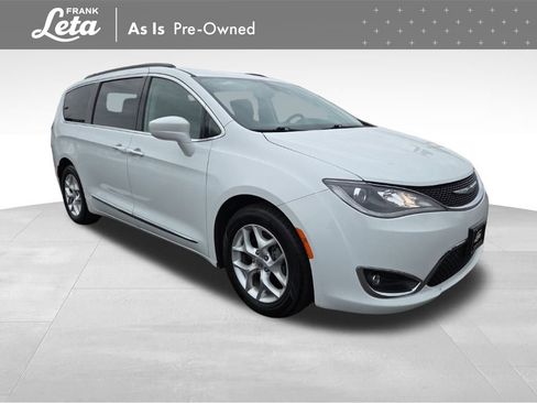 Used 2017 Chrysler Pacifica Touring-L w/ Tire & Wheel Group image 15